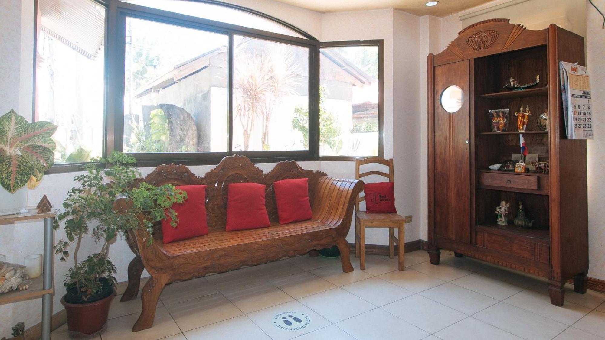 Reddoorz At Coco Grove Tourist Inn Panglao Exterior photo